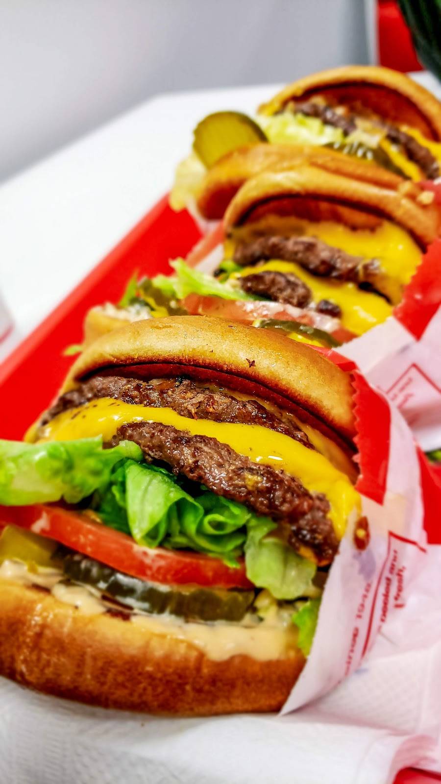 In-N-Out Burger | restaurant | 949 Veterans Blvd, Redwood City, CA 94063, USA | 8007861000 OR +1 800-786-1000