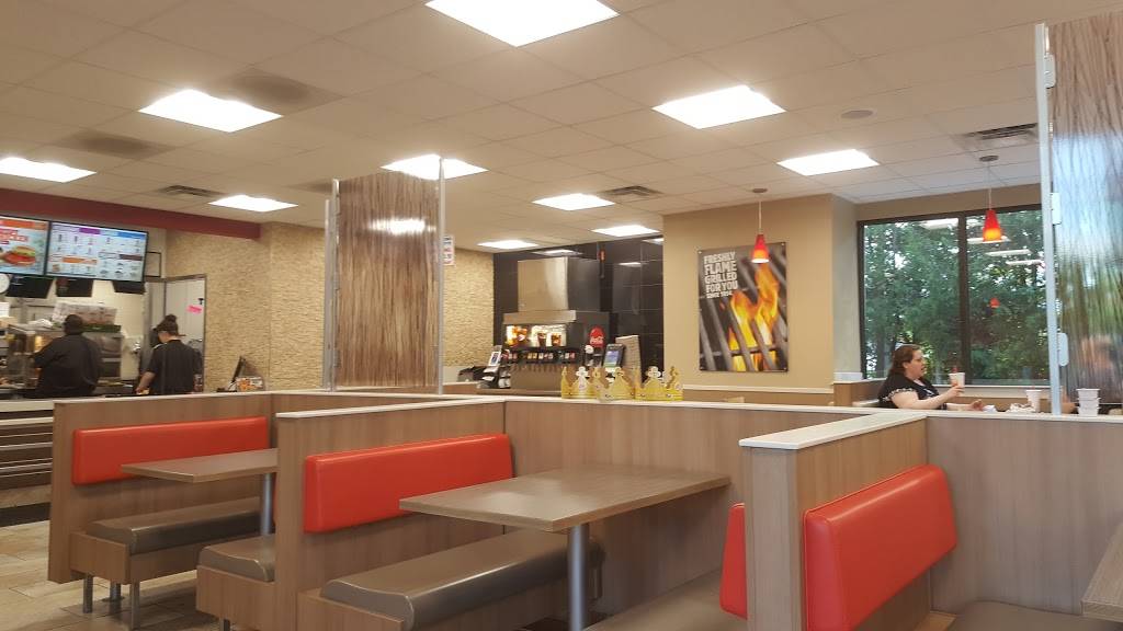 Burger King | restaurant | 7 Swanton Rd, St Albans City, VT 05478, USA | 8025242303 OR +1 802-524-2303