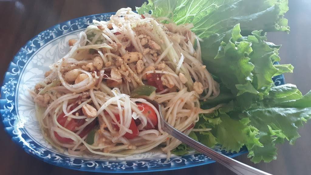 BB Charearnxap Restaurant | restaurant | 2121 Eddy Ln, Eau Claire, WI 54703, USA | 7155232400 OR +1 715-523-2400