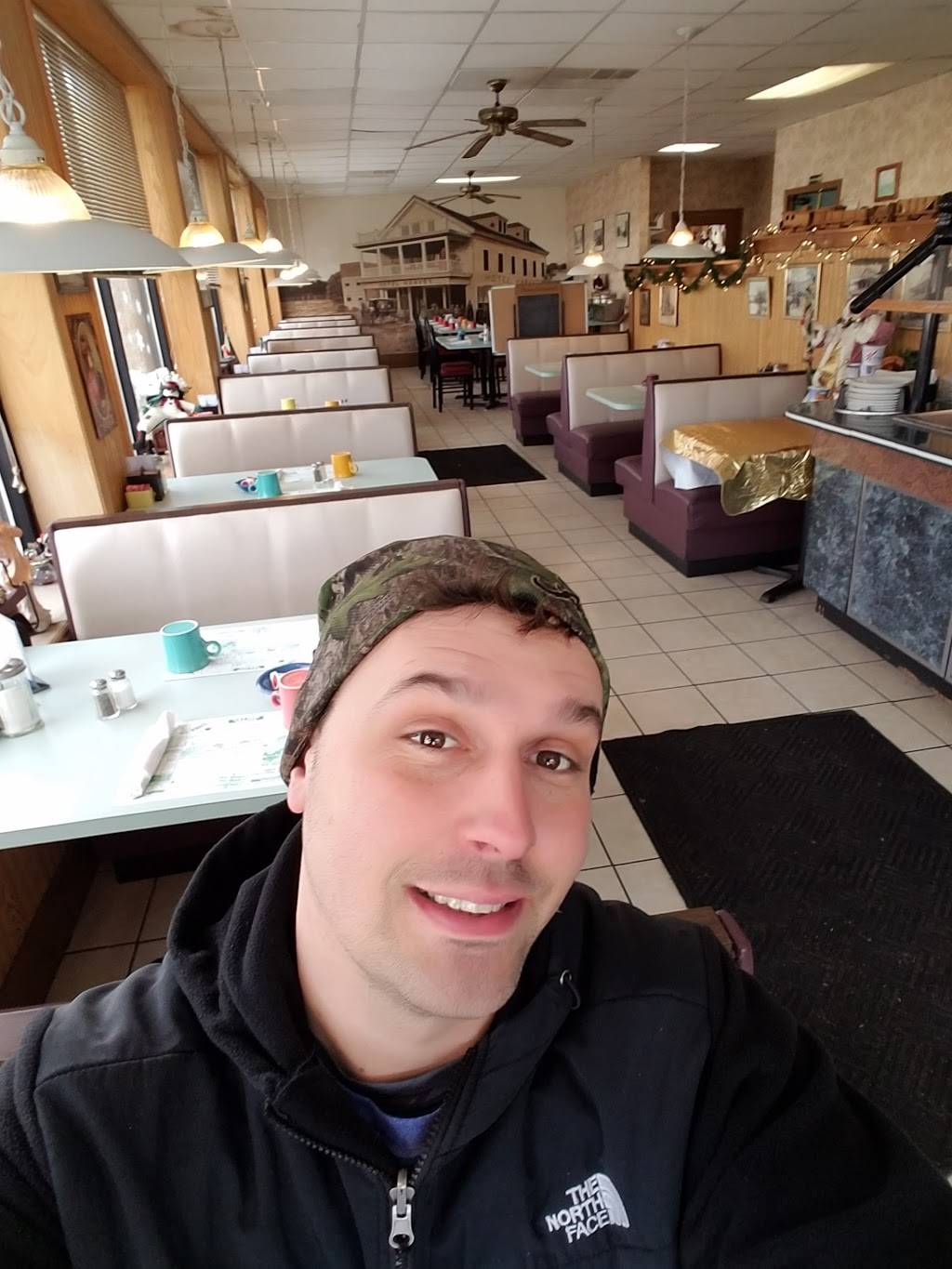 Harvey House | restaurant | 125 W Water St, Constantine, MI 49042, USA | 2694355515 OR +1 269-435-5515