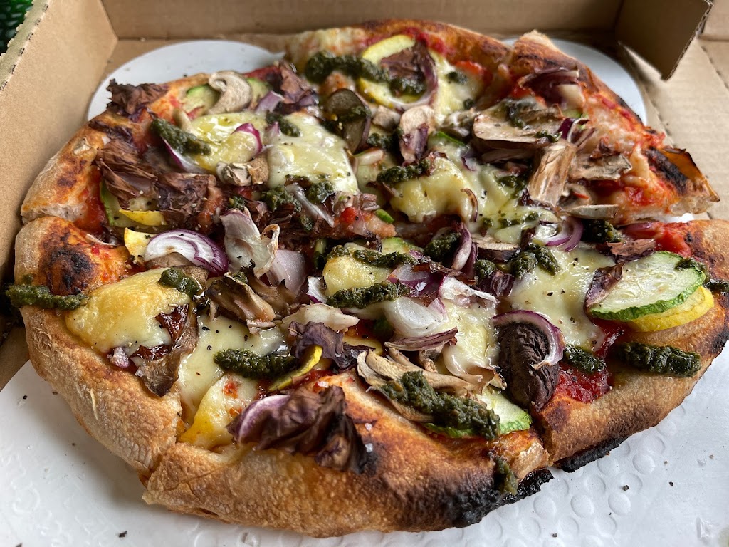 Boone Dog Pizza | restaurant | 171 E Main Ave, Sisters, OR 97759, USA | 5415882054 OR +1 541-588-2054