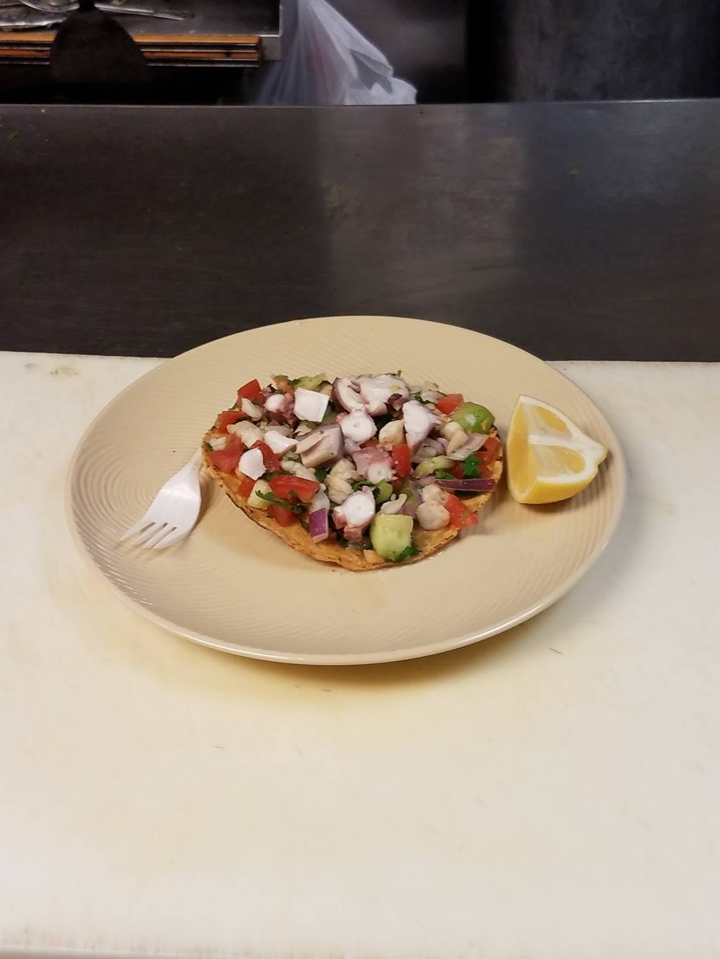 El Gallo Giro Tacos Y Mariscos | restaurant | 4800 Franklin Blvd, Sacramento, CA 95820, USA | 9168224142 OR +1 916-822-4142