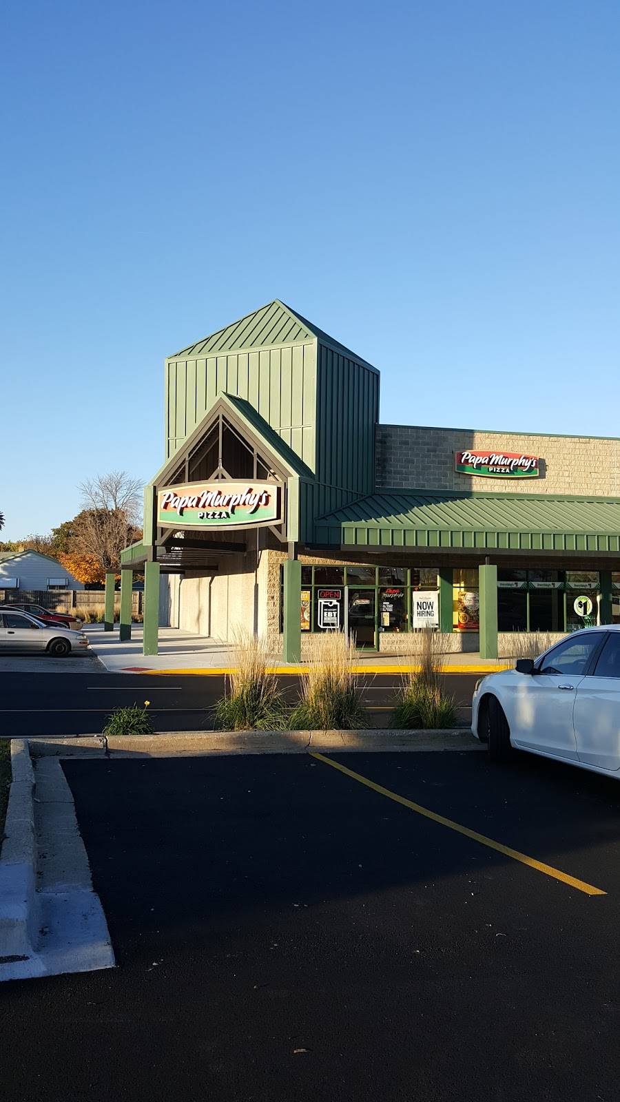 Papa Murphys Take N Bake Pizza | meal takeaway | 4698 S Whitnall Ave, St Francis, WI 53235, USA | 4144817272 OR +1 414-481-7272