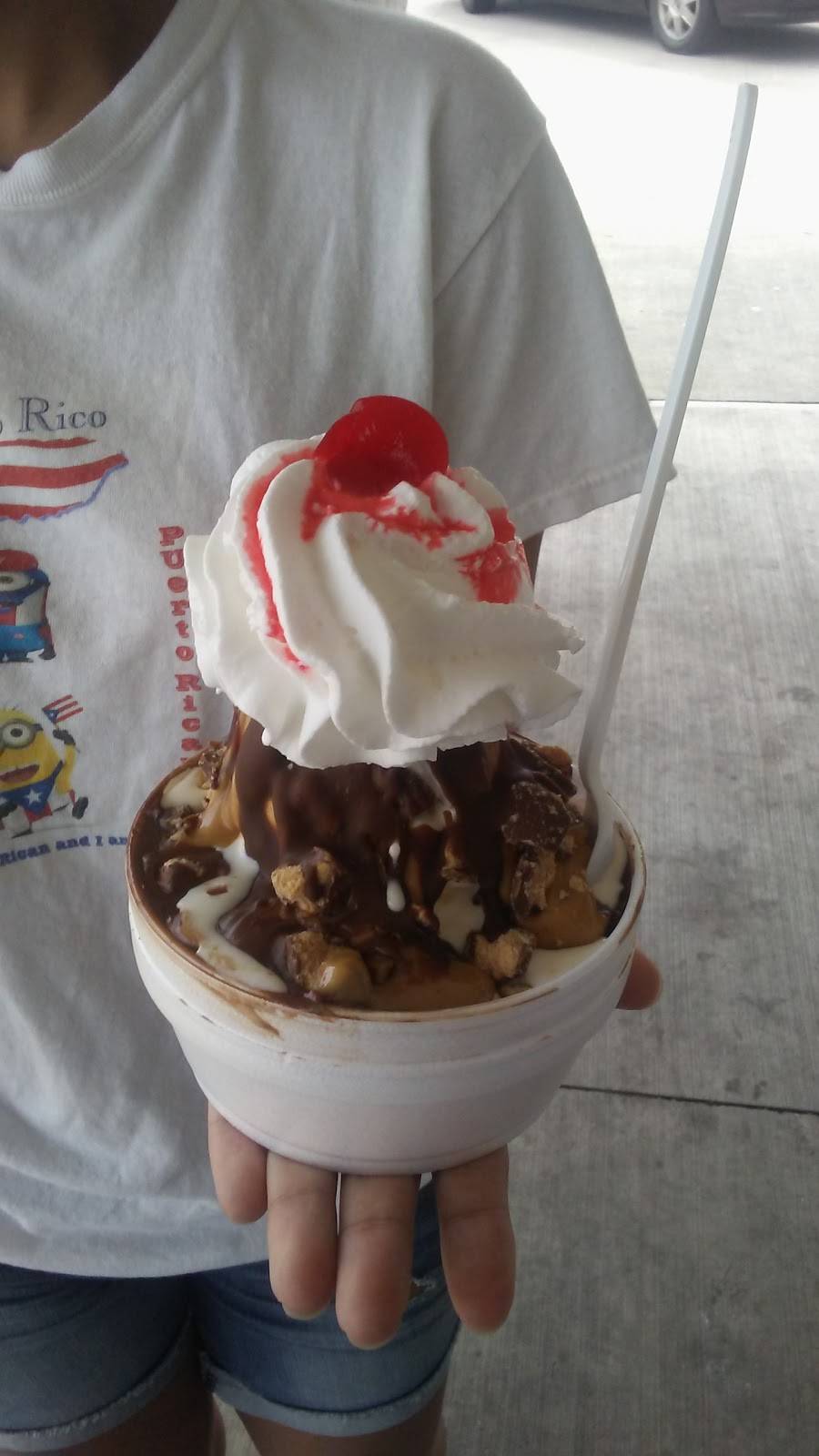 Twist-n-Shake | restaurant | 230 Cleveland St, Elyria, OH 44035, USA | 4403652550 OR +1 440-365-2550