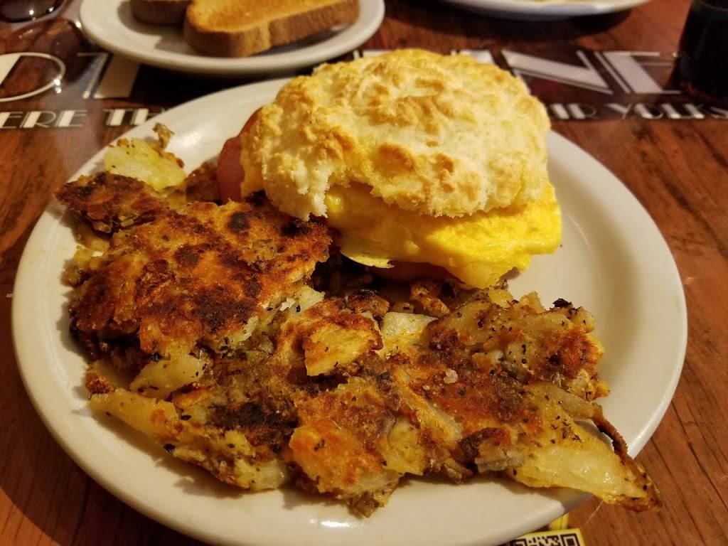 Dots Diner On the Hill | restaurant | 1333 Broadway, Boulder, CO 80302, USA | 3034479184 OR +1 303-447-9184