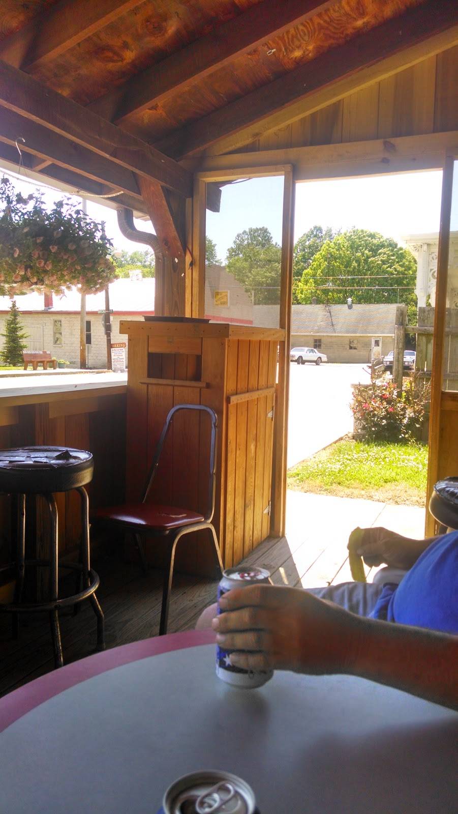 Friendship Tavern | restaurant | 5905 IN-62, Friendship, IN 47021, USA | 8126672337 OR +1 812-667-2337