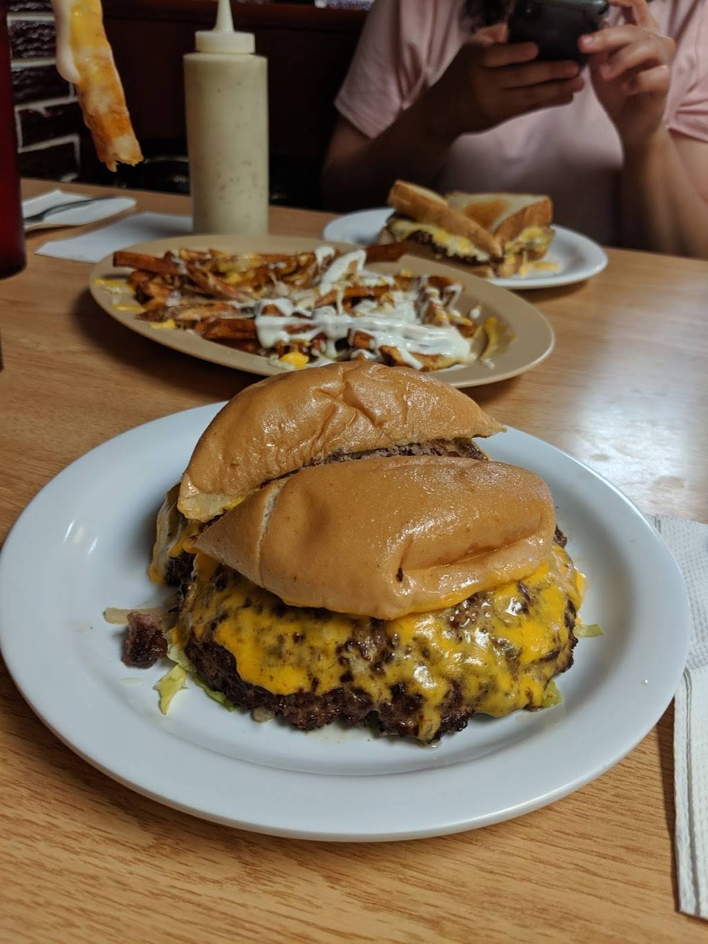 Rons Hamburgers & Chili | restaurant | 1545 S Sheridan Rd, Tulsa, OK 74136, USA | 9188321911 OR +1 918-832-1911