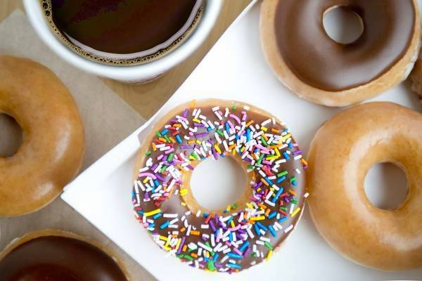 Krispy Kreme | bakery | 12505 Aurora Ave N, Seattle, WA 98133, USA | 2064401900 OR +1 206-440-1900