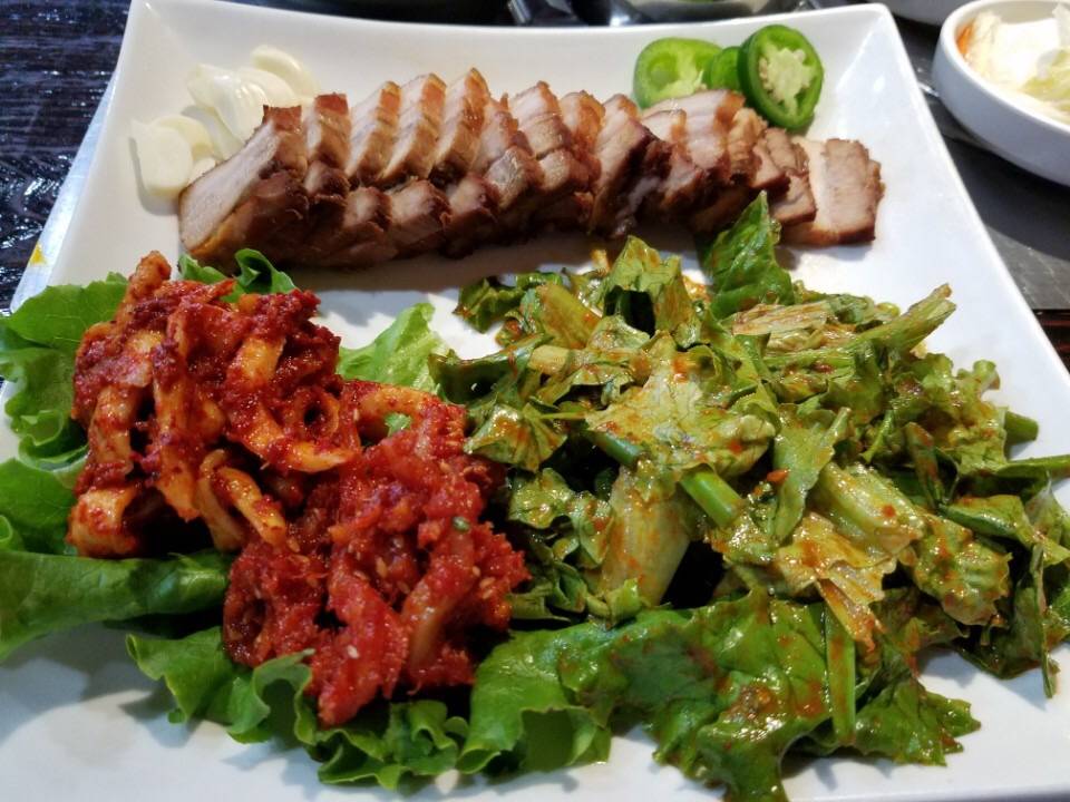 명가족발 Myung Ga Jokbal | restaurant | 3063 W 8th St, Los Angeles, CA 90005, USA | 2133680880 OR +1 213-368-0880