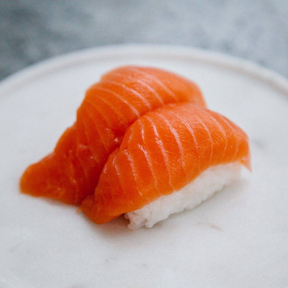 Sushi Shop | restaurant | 2300 Yonge St, Toronto, ON M4P 1E4, Canada | 4164851758 OR +1 416-485-1758