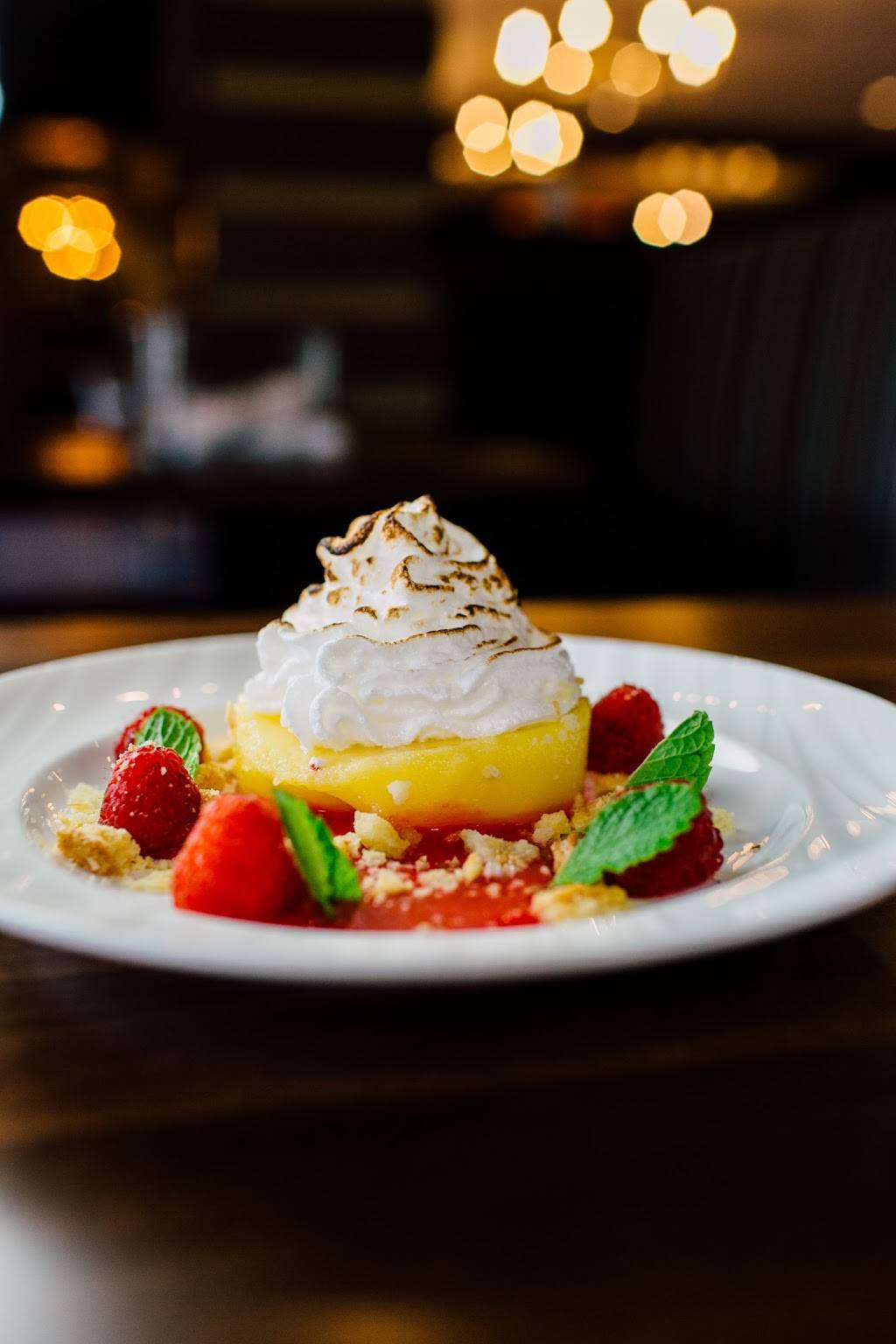 B-Town Kitchen And Raw Bar | restaurant | 714 Lakeway Dr, Bellingham, WA 98229, USA | 3603926520 OR +1 360-392-6520