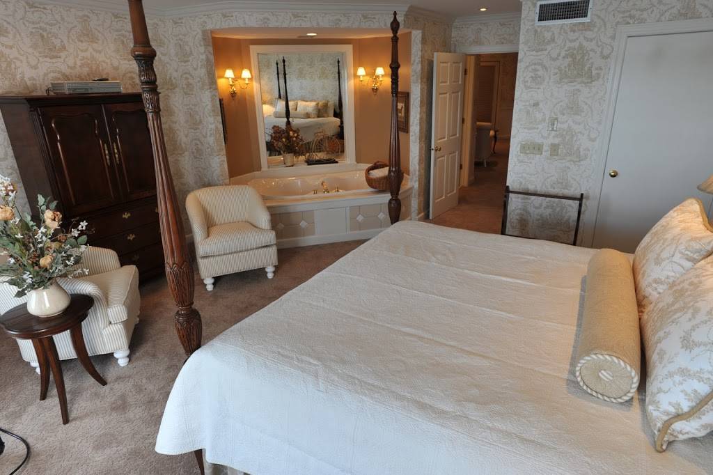 The Geneva Inn | restaurant | N2009 S Lake Shore Dr, Lake Geneva, WI 53147, USA | 2622485680 OR +1 262-248-5680