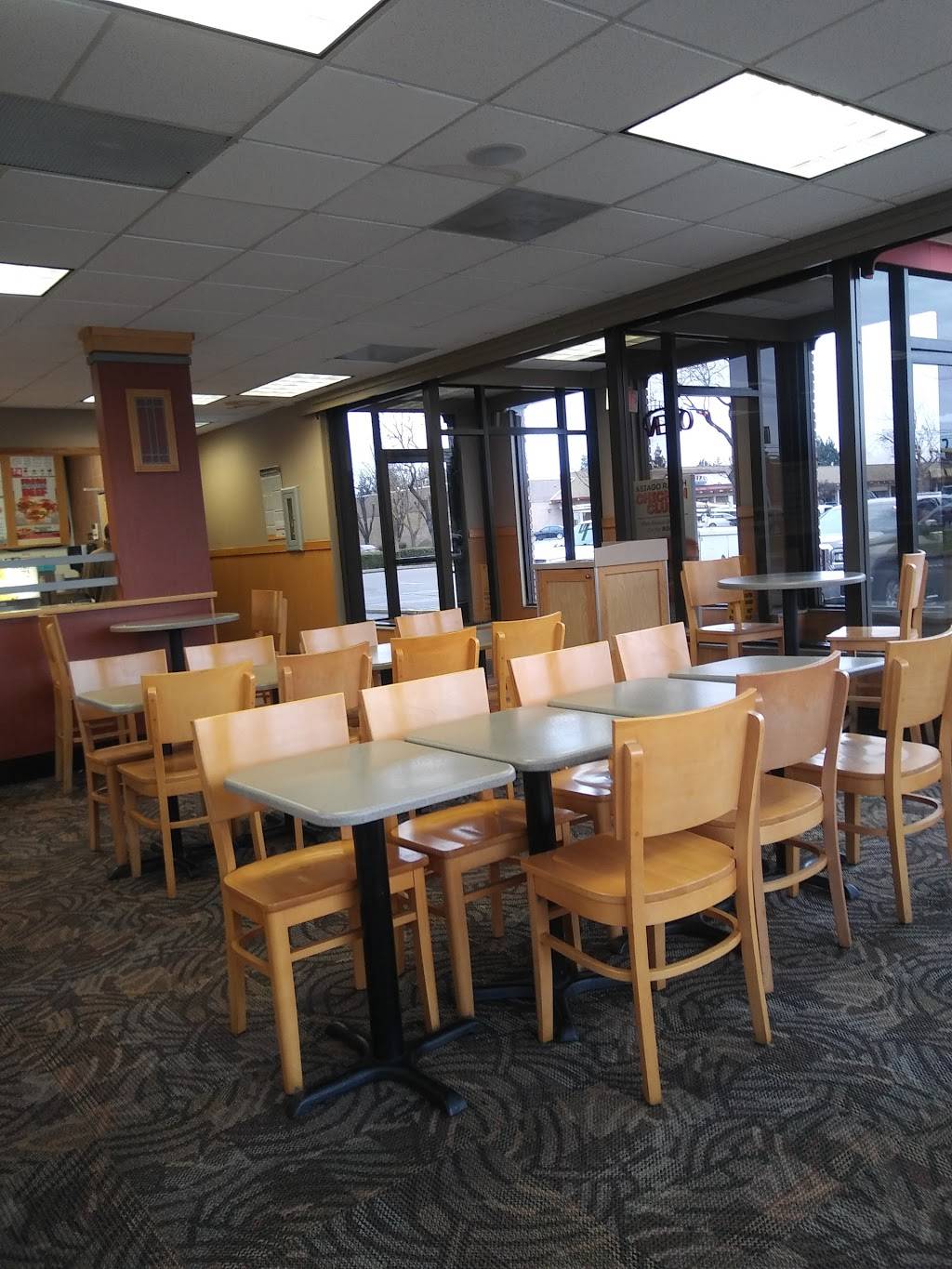 Wendys | restaurant | 2395 Geer Rd, Turlock, CA 95382, USA | 2096329215 OR +1 209-632-9215