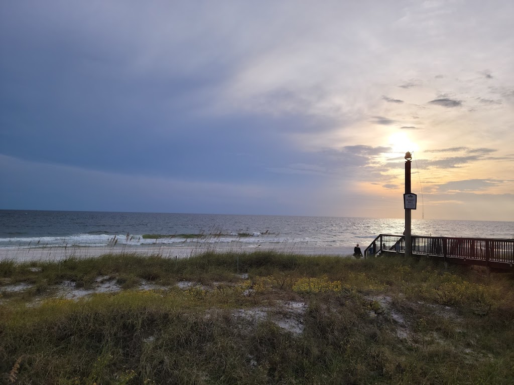 Runaway Island | restaurant | 14521 Front Beach Rd, Panama City Beach, FL 32413, USA | 8506344884 OR +1 850-634-4884