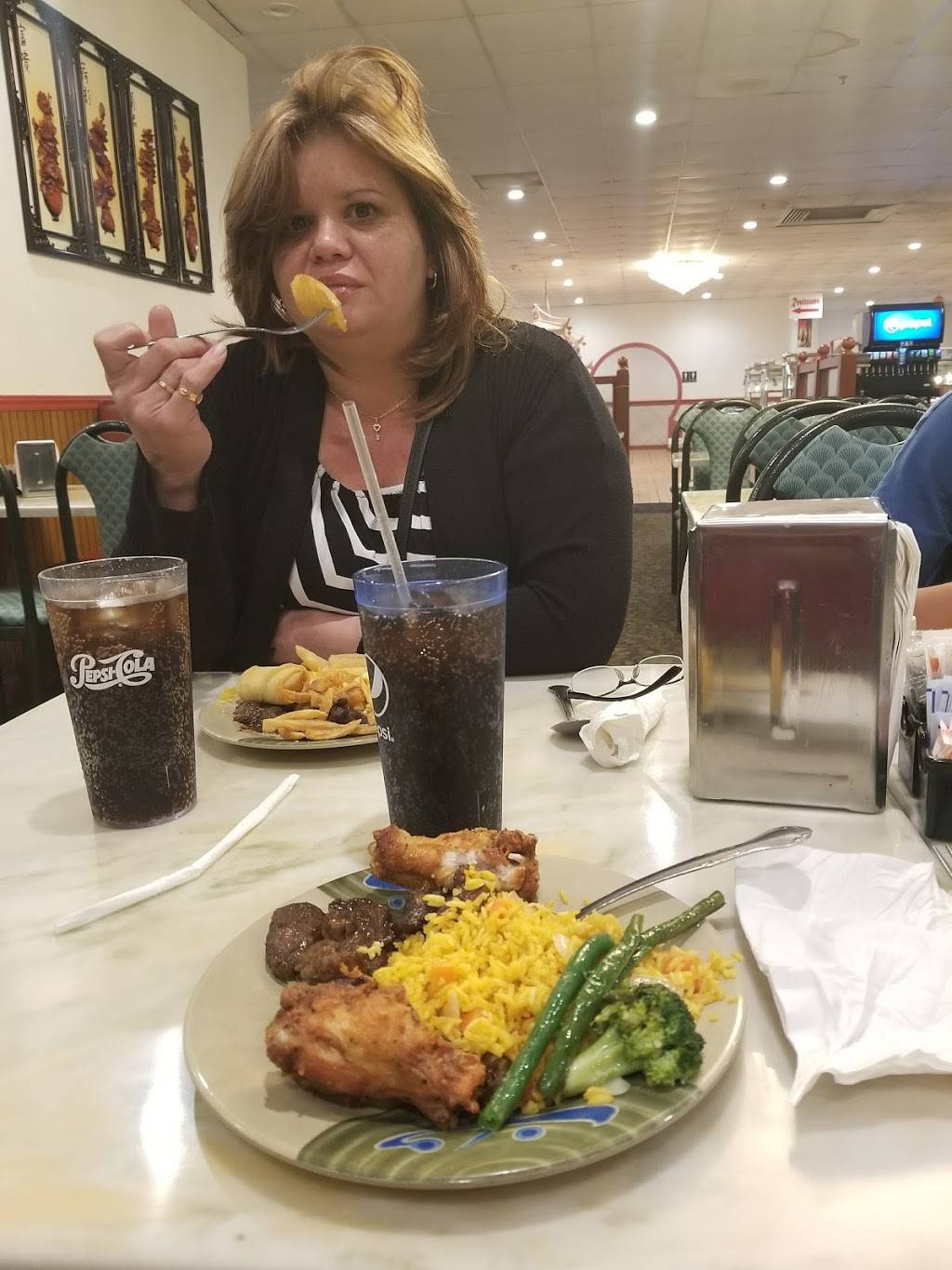 Ling Ling Buffet | restaurant | 604 S Main St, Syracuse, NY 13212, USA | 3154589800 OR +1 315-458-9800