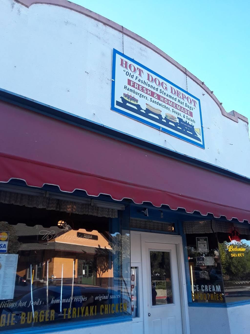 Hot Dog Depot | restaurant | 400 Ferry St, Martinez, CA 94553, USA | 9253727177 OR +1 925-372-7177