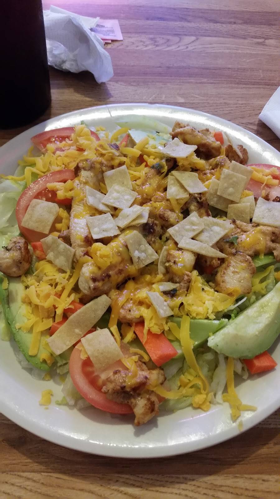 Marinas Mexican Restaurant & Bar - New Braunfels | restaurant | 598 Landa St, New Braunfels, TX 78130, USA | 8306250122 OR +1 830-625-0122