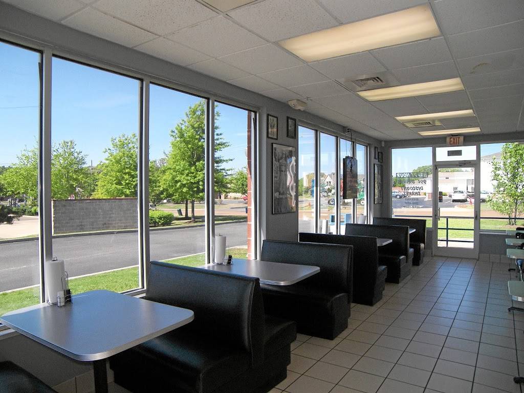 Dixie Queen | restaurant | 5066 Pepper Chase Dr, Southaven, MS 38671, USA | 6623937040 OR +1 662-393-7040