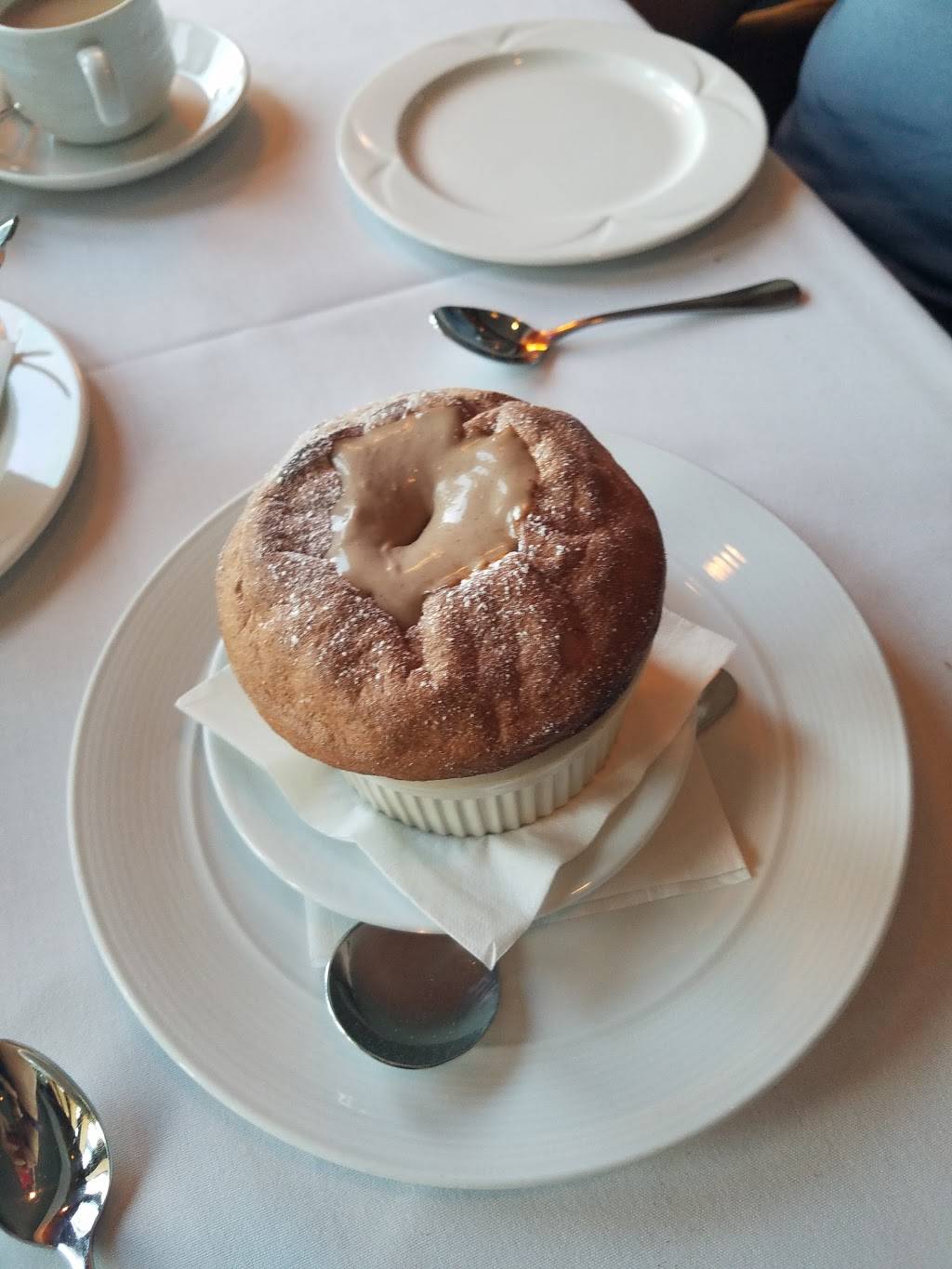 Sir Winstons | restaurant | 1126 Queens Hwy, Long Beach, CA 90802, USA | 5624991657 OR +1 562-499-1657