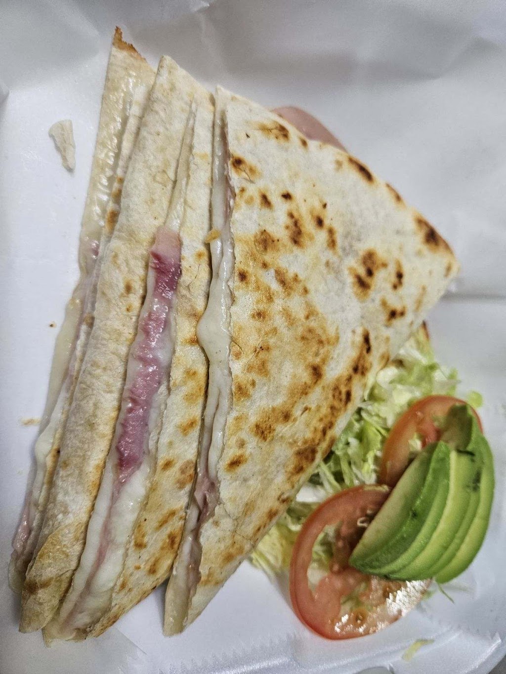 Susis Super Antojitos | restaurant | 12850 Buaro St, Garden Grove, CA 92840, USA | 7146310490 OR +1 714-631-0490