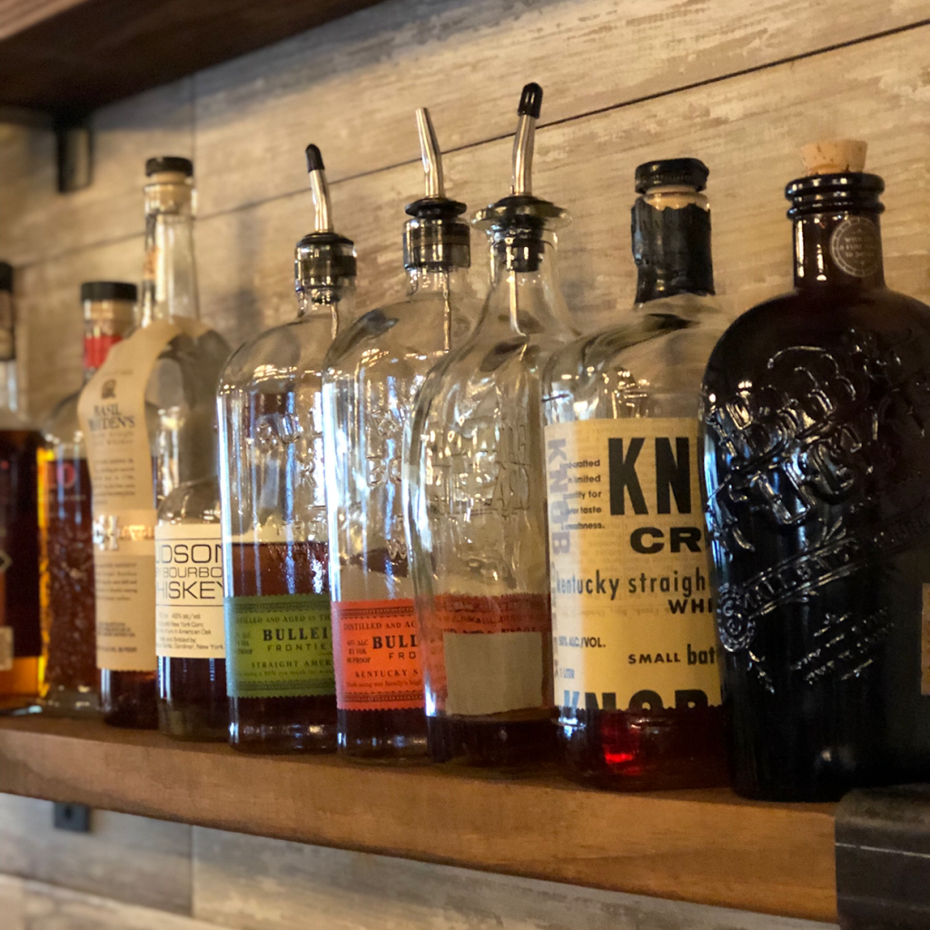 UNION STRAW | restaurant | 8 Mechanic Street Parking & Entrance Located Between 17 &, 21 Bird St, Foxborough, MA 02035, USA | 7742153377 OR +1 774-215-3377