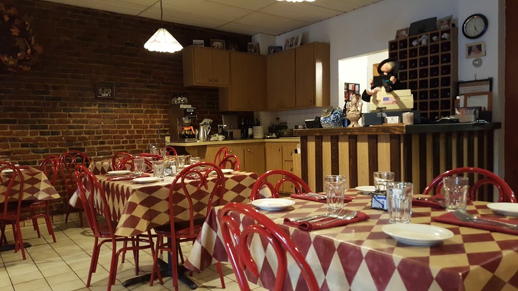 Marios Restaurant | restaurant | 347 Chelsea St, Boston, MA 02128, USA | 6175678608 OR +1 617-567-8608