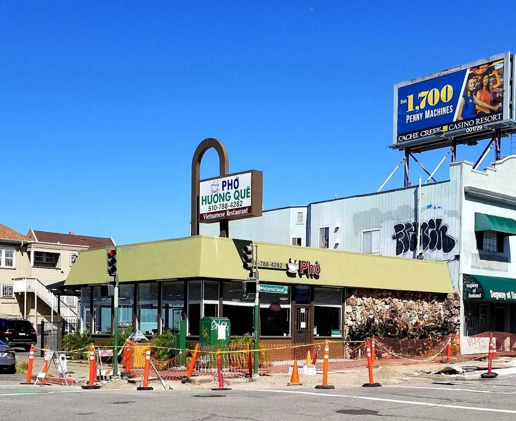 Pho Huong Que | restaurant | 200 International Blvd, Oakland, CA 94606, USA | 5107884282 OR +1 510-788-4282