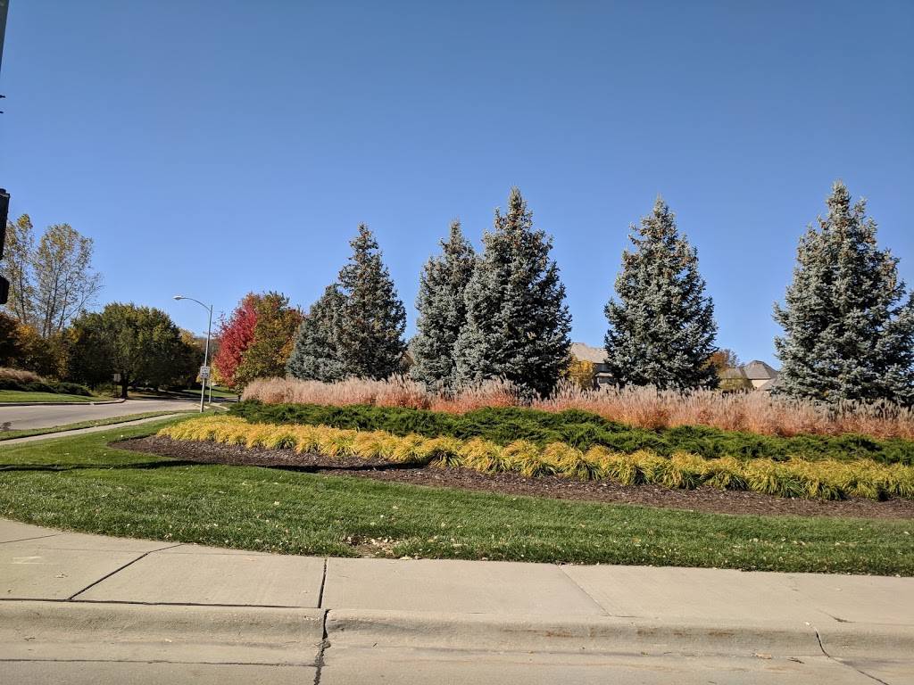 Champions Run | restaurant | 13800 Eagle Run Dr, Omaha, NE 68164, USA | 4024988900 OR +1 402-498-8900