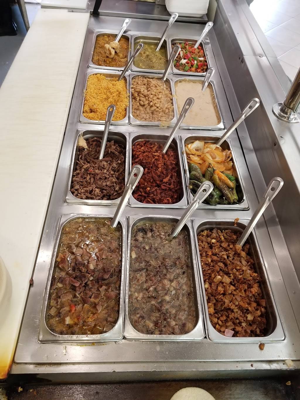 Las Espuelas | restaurant | 133 N Valencia Blvd, Woodlake, CA 93286, USA | 5595648206 OR +1 559-564-8206