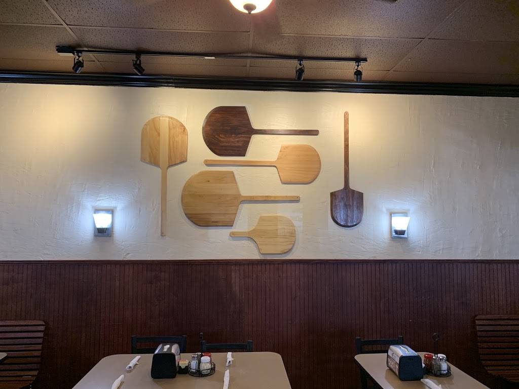 Prima Pizza and Pasta | restaurant | 1920 14th Ave, Vero Beach, FL 32960, USA | 7722173171 OR +1 772-217-3171