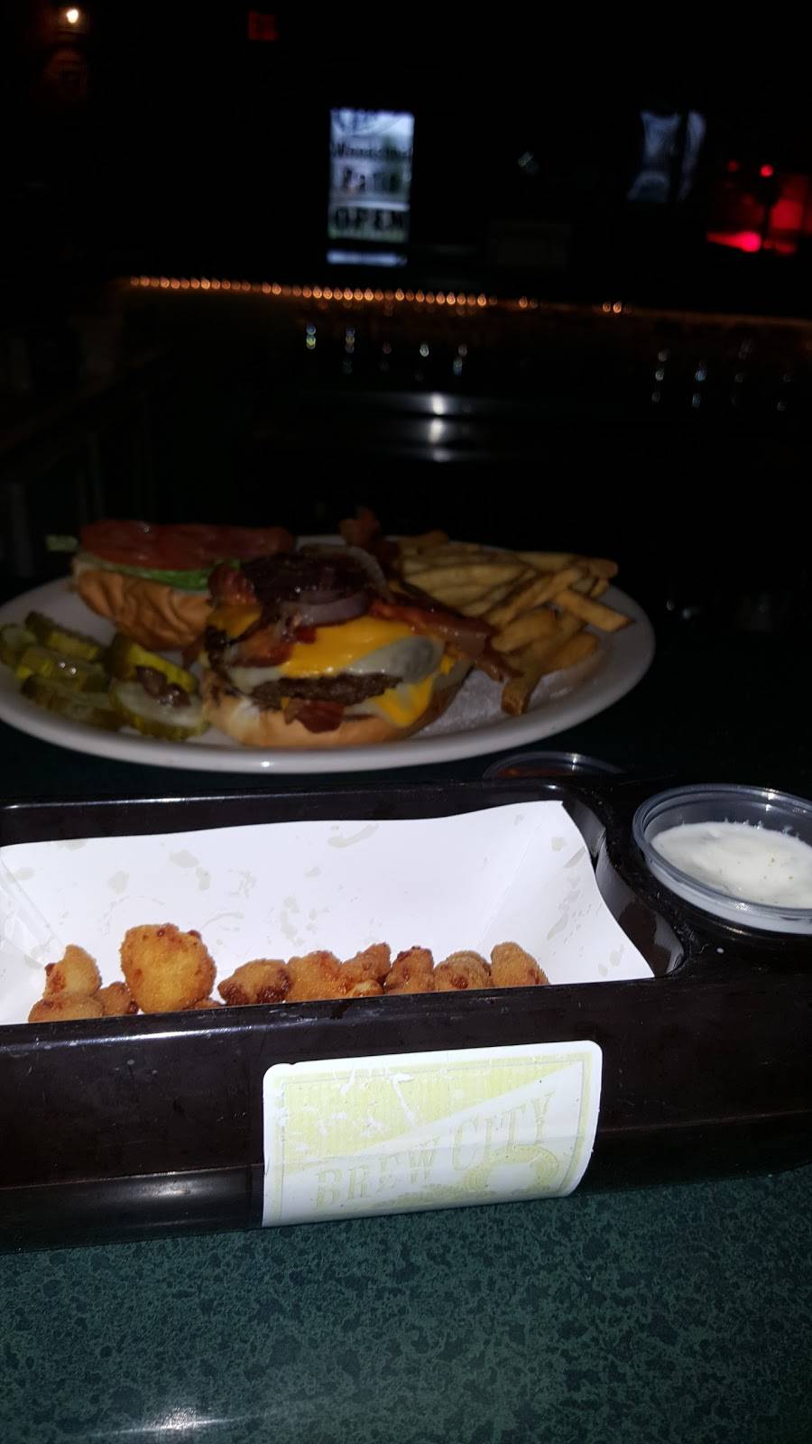 The Wood Shed Bar and Grill | restaurant | 2895 County Rd II, Neenah, WI 54956, USA | 9207296003 OR +1 920-729-6003