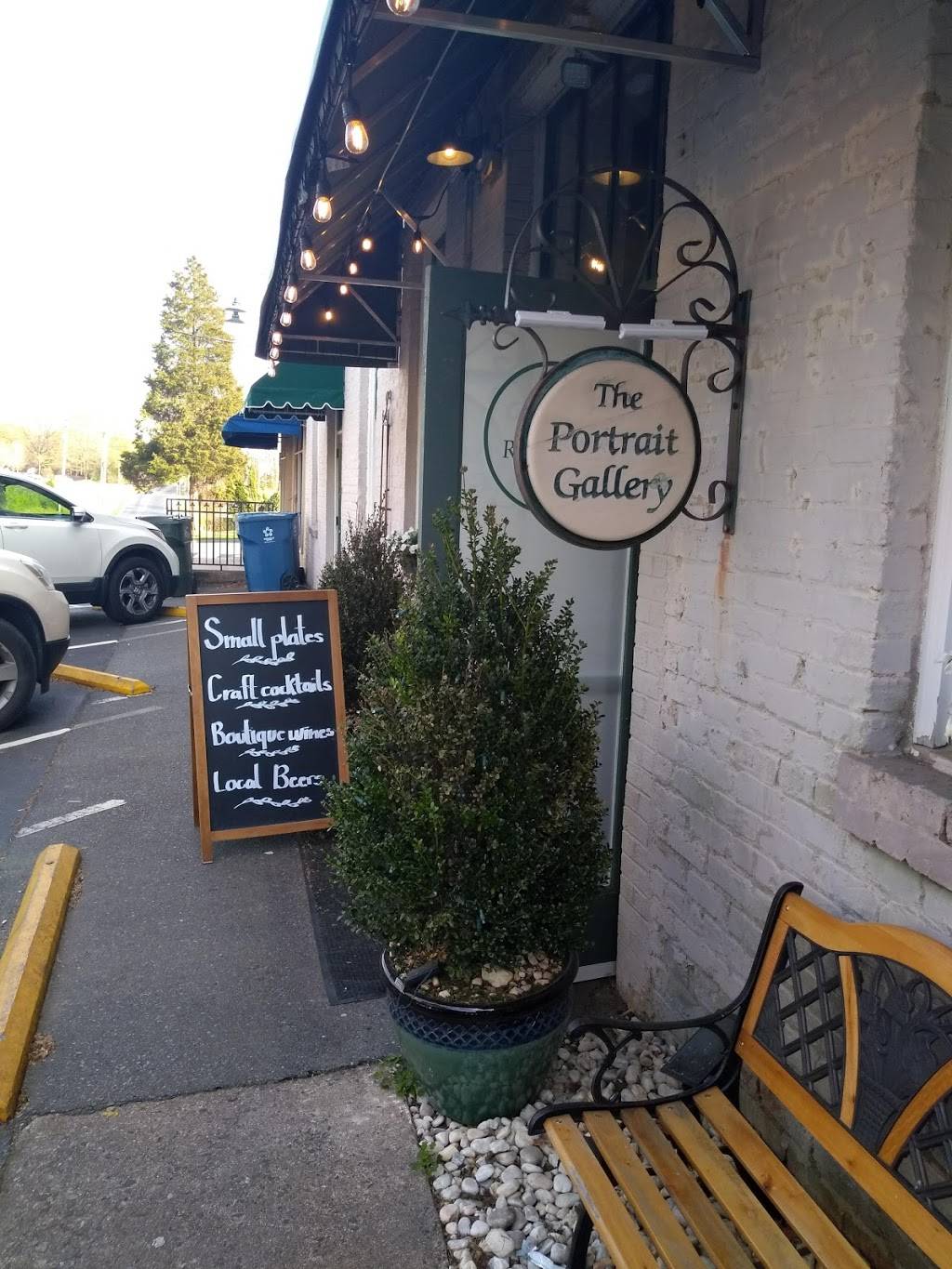 The Portrait Gallery Restaurant | restaurant | 118 E Charles St, Matthews, NC 28105, USA | 7043699982 OR +1 704-369-9982