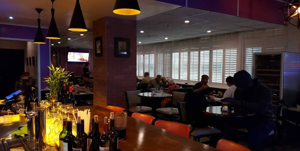 Kapoors Akbar | restaurant | 701 W Cesar Estrada Chavez Ave, Los Angeles, CA 90012, USA | 2133725590 OR +1 213-372-5590