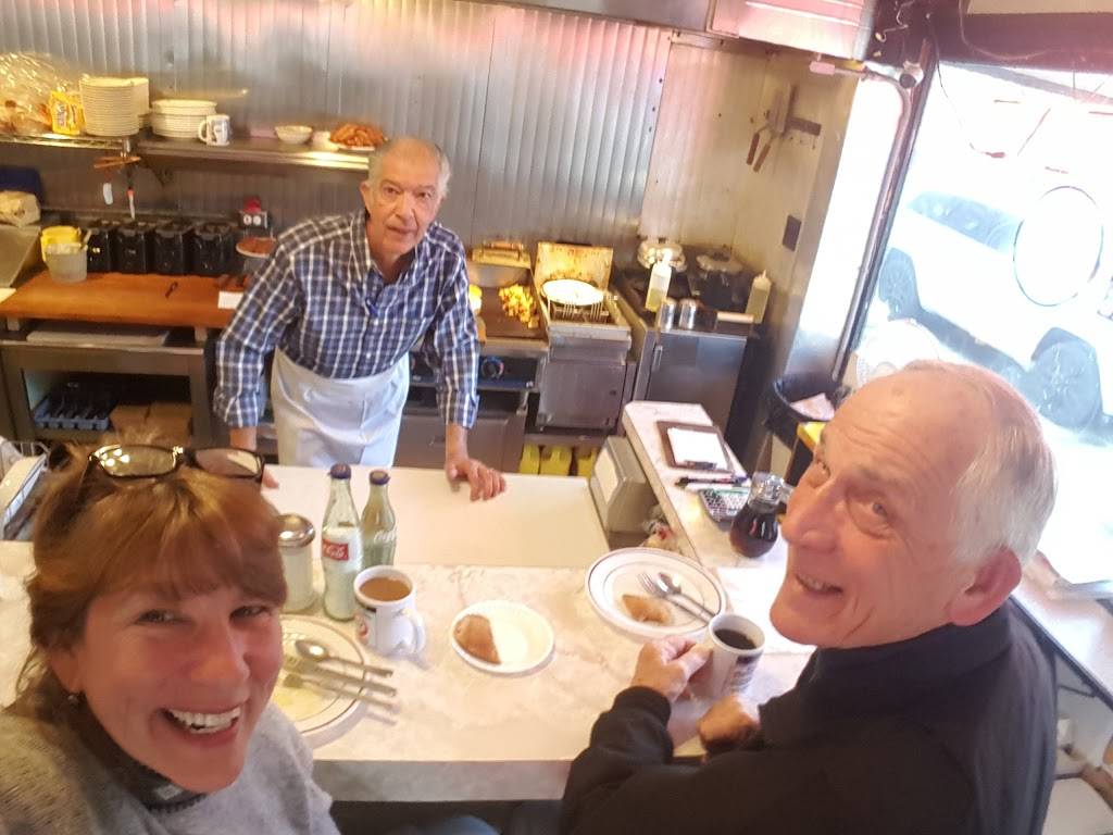 Angelos Luncheonette | restaurant | 1722 N Scott St, Wilmington, DE 19806, USA | 3026588625 OR +1 302-658-8625