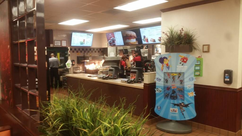 McDonalds | cafe | 6631 W North Ave, Wauwatosa, WI 53213, USA | 4144750055 OR +1 414-475-0055