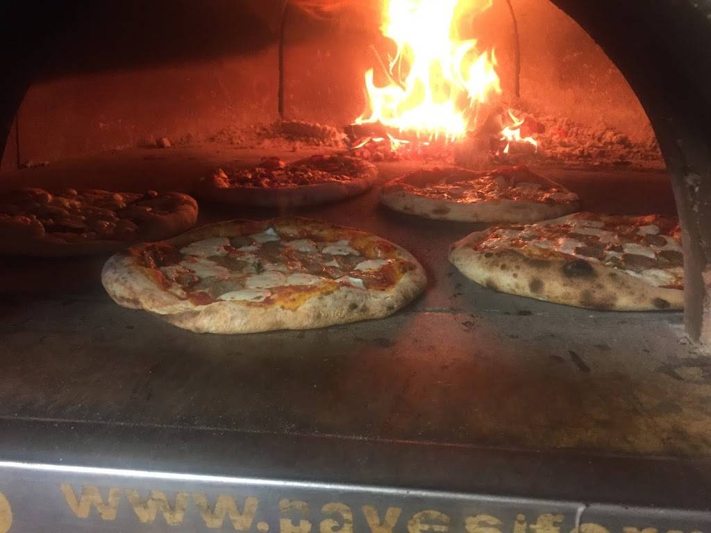 Gulinos Pizza & Sons | restaurant | 1406 N Henry St, Bay City, MI 48706, USA | 9898907585 OR +1 989-890-7585