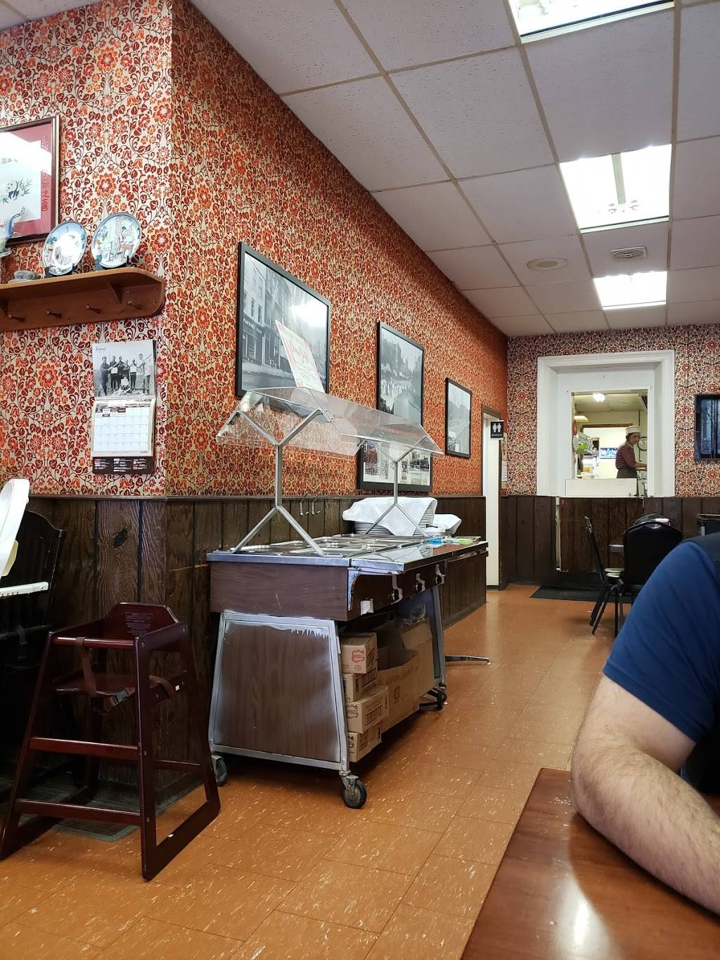 Sukie Lees Restaurant | restaurant | 124 Queen St E, St. Marys, ON N4X 1A3, Canada | 5192843292 OR +1 519-284-3292