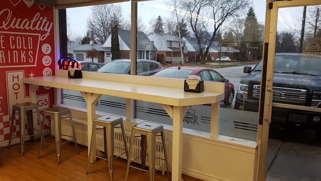 Burger Royale | restaurant | 162 Napier St, Barrie, ON L4M 1W5, Canada | 7055037695 OR +1 705-503-7695