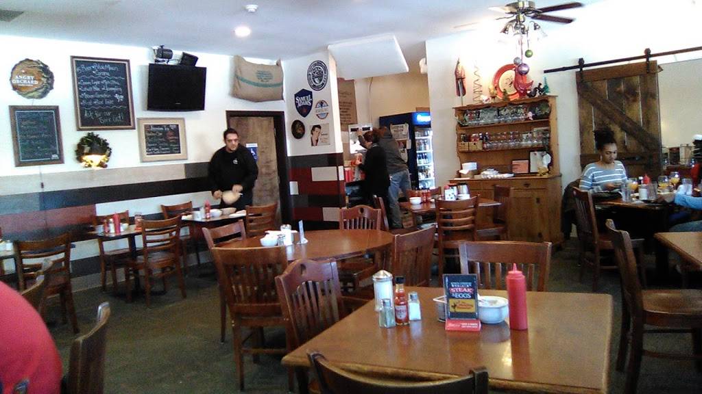 Howling Rooster Cafe | restaurant | 529 Englewood Ave, Buffalo, NY 14223, USA | 7168384440 OR +1 716-838-4440