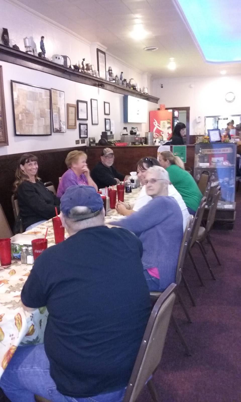 Andresens Cafe | restaurant | 215 E Broadway Blvd, Johnston City, IL 62951, USA | 6189838497 OR +1 618-983-8497