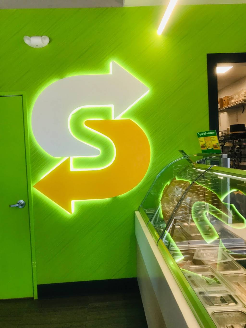 Subway Restaurants | restaurant | 3226 E Shea Blvd, Phoenix, AZ 85028, USA | 6029968212 OR +1 602-996-8212