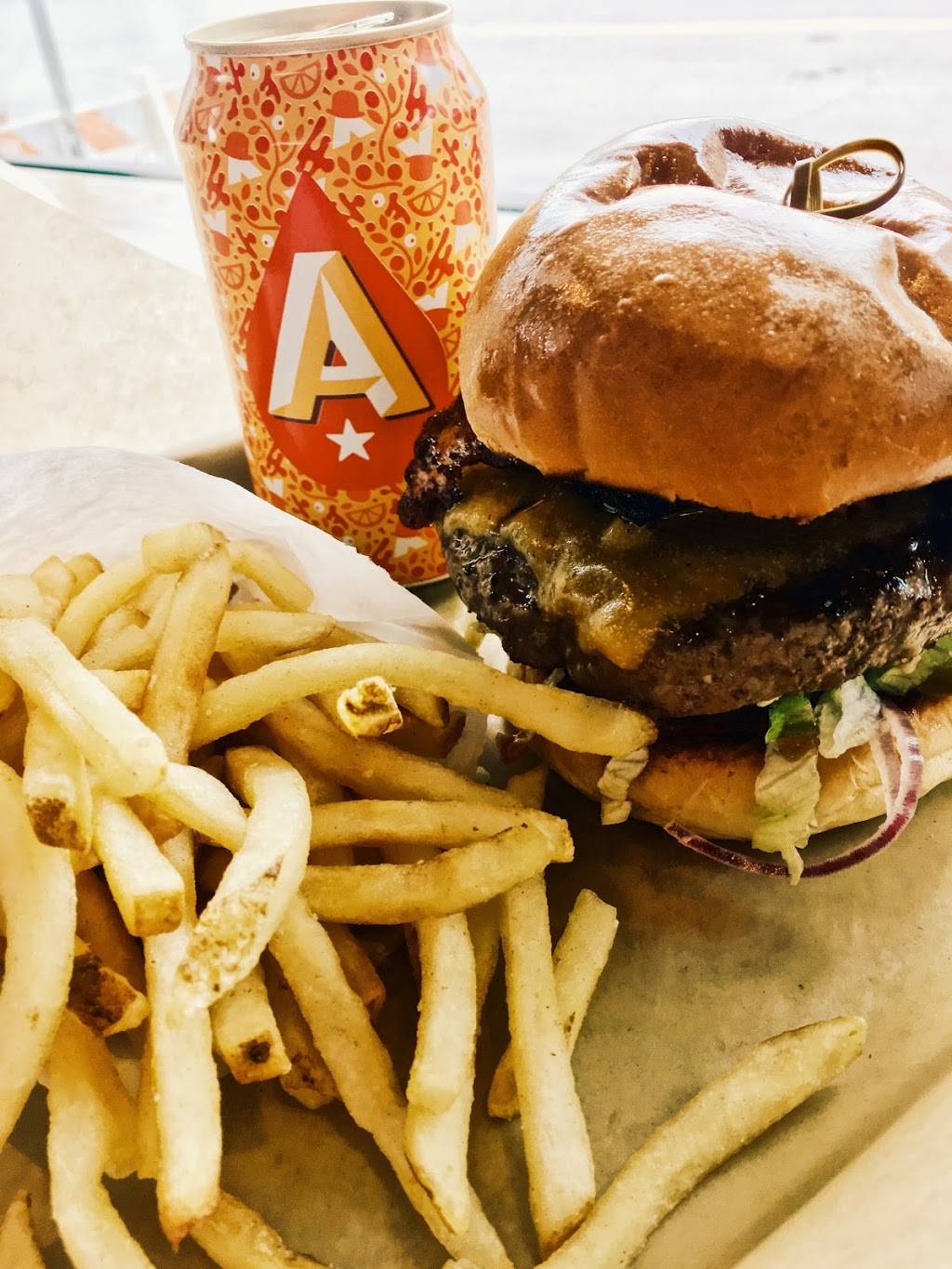 Little Big Burger - Austin | restaurant | 1630 E 6th St #100, Austin, TX 78702, USA | 5128615449 OR +1 512-861-5449