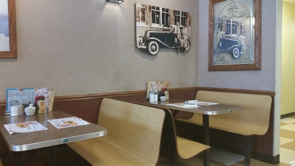 George Webb Restaurant | restaurant | 2935 N Oakland Ave, Milwaukee, WI 53211, USA | 4143326044 OR +1 414-332-6044