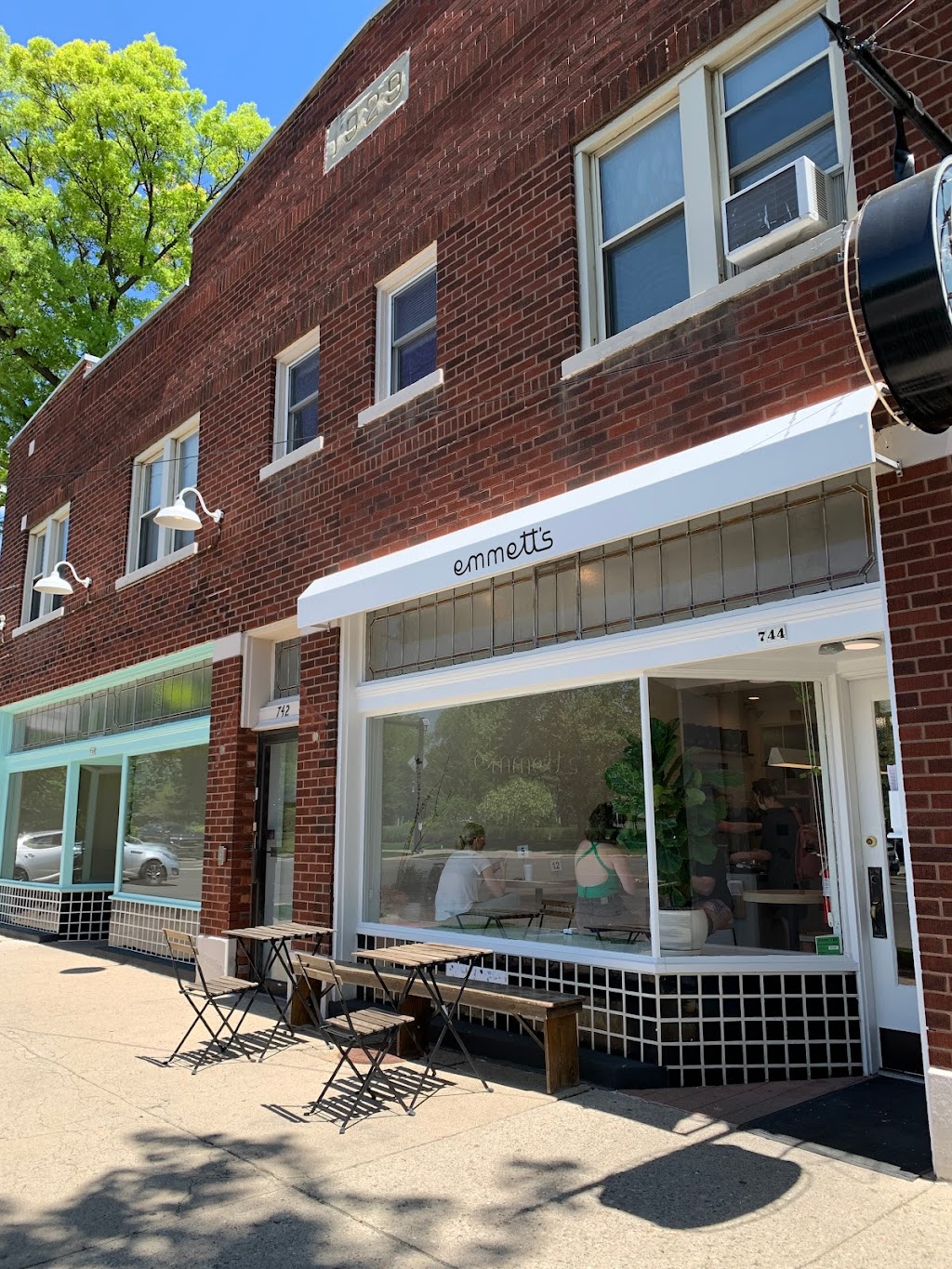 Emmetts Cafe | cafe | 744 S High St, Columbus, OH 43206, USA | 6148260679 OR +1 614-826-0679