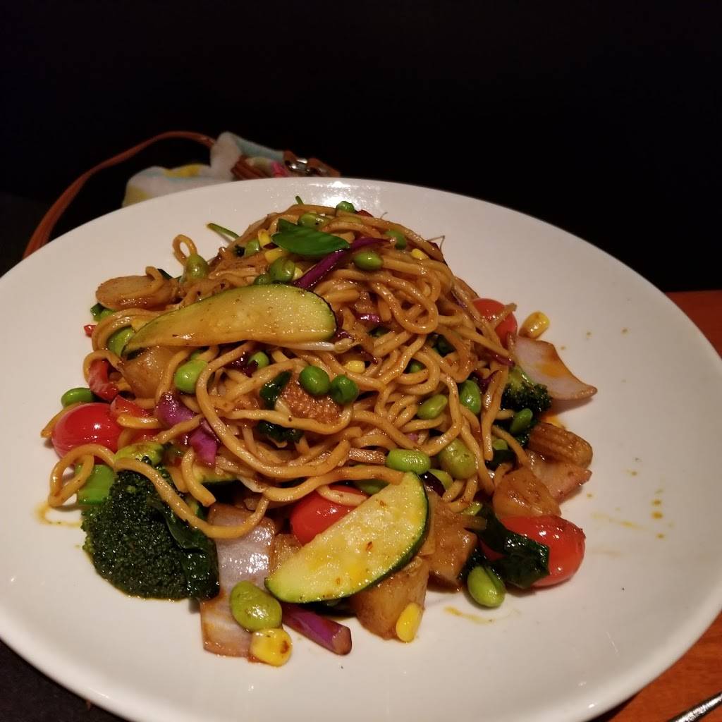 Big Bowl Schaumburg | restaurant | Streets of Woodfield 1950, E Higgins Rd, Schaumburg, IL 60173, USA | 8475178881 OR +1 847-517-8881