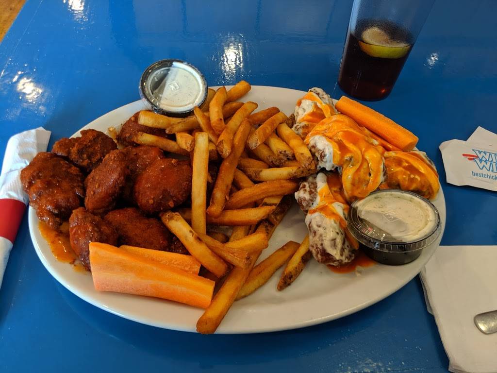 Wild Wing | restaurant | 366 N Front St #26, Belleville, ON K8P 5E6, Canada | 6139674848 OR +1 613-967-4848