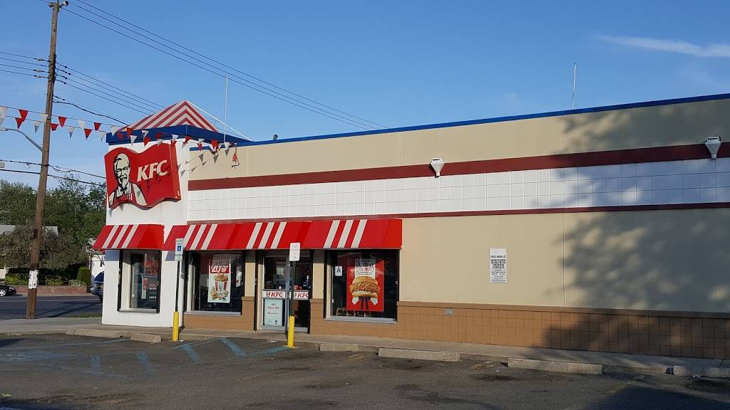 KFC | restaurant | 2160 Flatbush Ave #2170, Brooklyn, NY 11234, USA | 3477900256 OR +1 347-790-0256