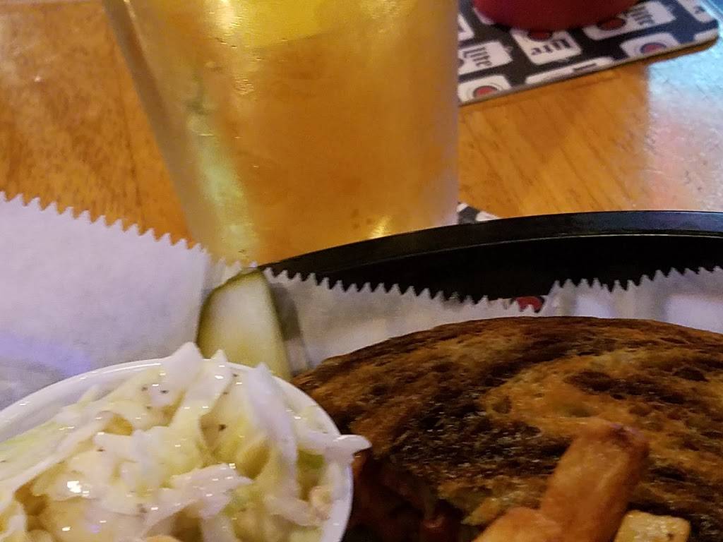 Pipers Sports Bar and Grill | restaurant | 4544 Curry Ford Rd, Orlando, FL 32812, USA | 4072772883 OR +1 407-277-2883