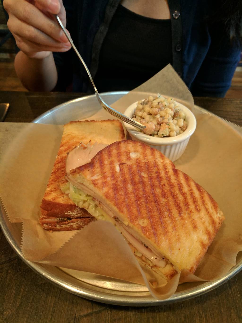 Cannon Ball Brewing Company | restaurant | 1702 Bellefontaine St, Indianapolis, IN 46202, USA | 3174265978 OR +1 317-426-5978