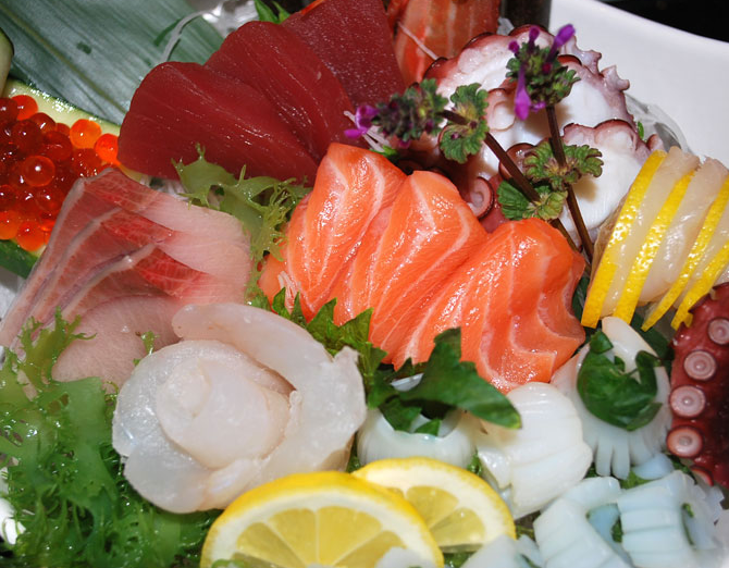 Fuji Hibachi Sushi & Lava Bar | restaurant | 1406 S Main Chapel Way #114, Gambrills, MD 21054, USA | 4107216880 OR +1 410-721-6880